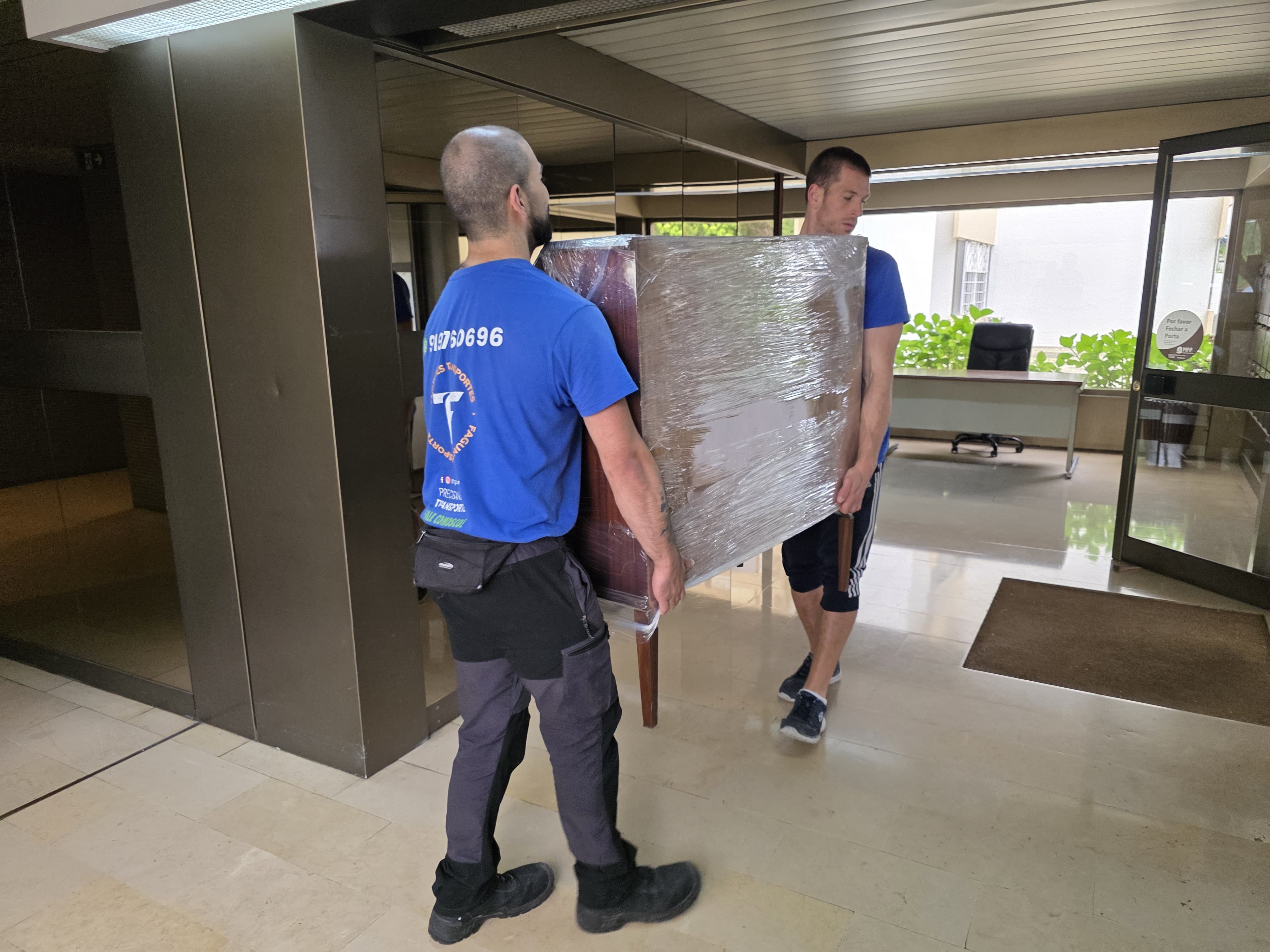 Transporte de móveis e fretes